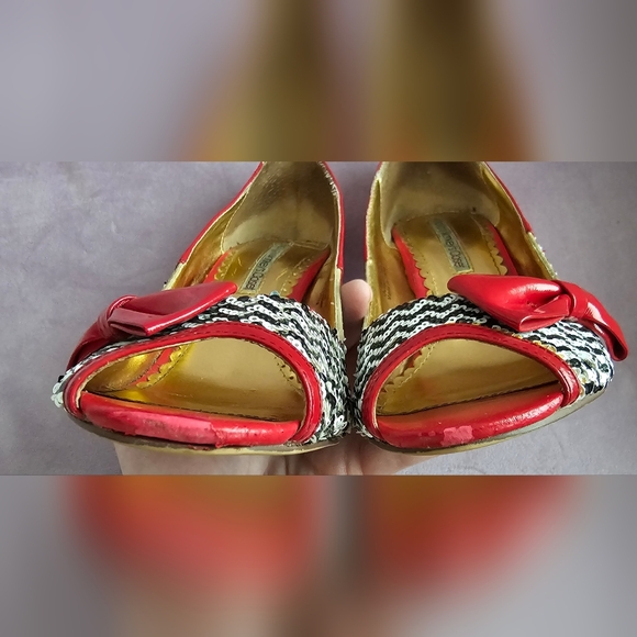 Naughty Monkey's Closet Size 6.5 Red with Black and White Checkered Heels - Picture 4 of 7